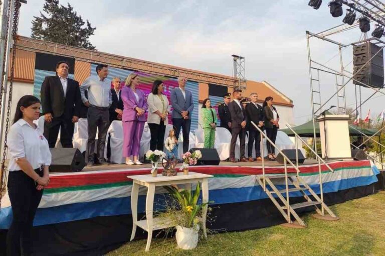 Dolzani hizo hincapié en la relevancia de la educación pública y su influencia en la formación de buenas personas con valores sólidos. Gentileza.