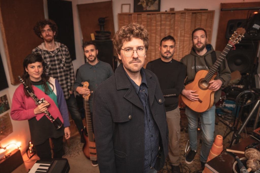 La cita será este viernes a las 20
