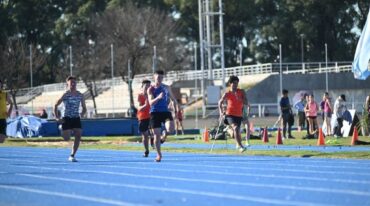 Pruebas: Mayores: 400 metros y 400m con vallas; saltos en largo y con garrocha; lanzamientos de disco y jabalina. U18: 200