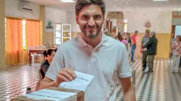 Pullaro votó en su pueblo de origen en el sur santafesino. Gentileza.