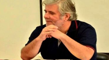 El psicólogo Sergio Brodsky presentó su libro 'Experiencias sobre el suicidio'