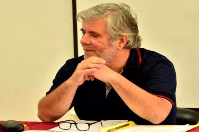 El psicólogo Sergio Brodsky presentó su libro 'Experiencias sobre el suicidio'