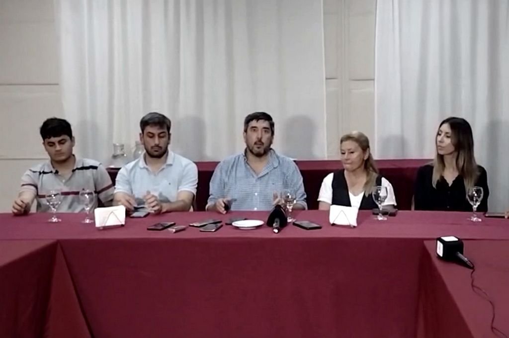 El intendente electo ofreció una conferencia de prensa.