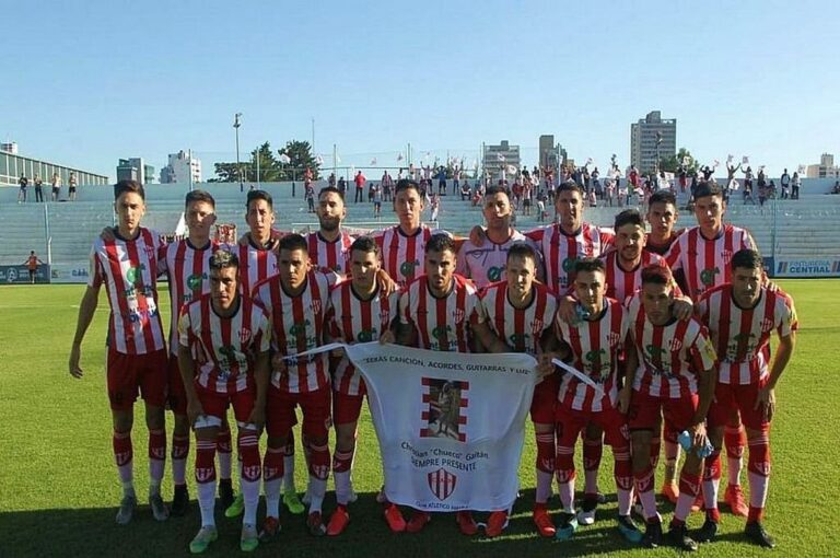 El equipo de Atlético Paraná que se consagró en el TRA 2022. Son 17 los elencos entrerrianos que participarán de esta edición.