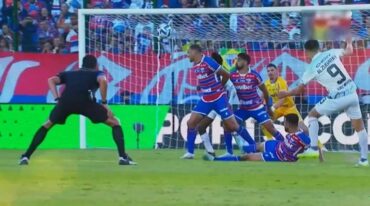 El golazo del entrerriano Alzugaray para Liga de Quito