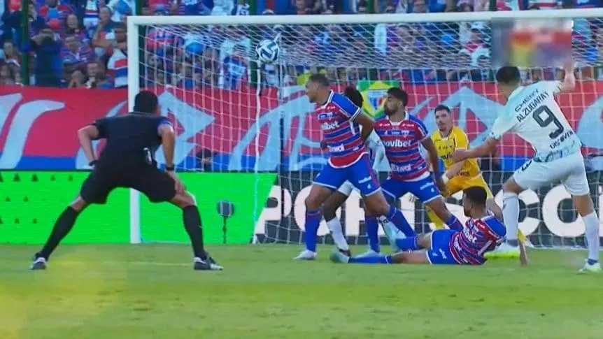 El golazo del entrerriano Alzugaray para Liga de Quito