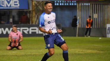 Claudio Bieler festeja su gol