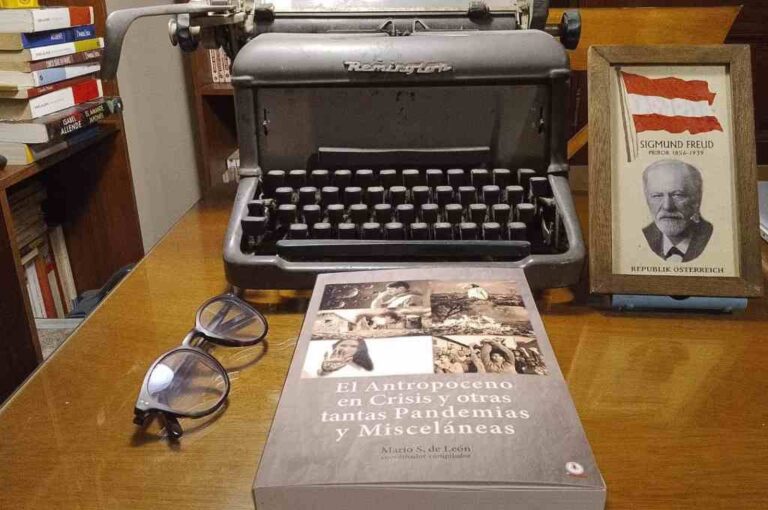 El libro El Antropoceno en Crisis y otras tantas Pandemias y Misceláneas es un colectivo de escritos que busca reflexionar sobre los efectos del covid-19. Gentileza.