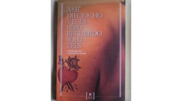 Uno de los libros de Cutró. Gentileza.