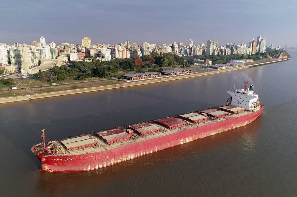 En Rosario se monitorea a diario el comportamiento del río.  Archivo