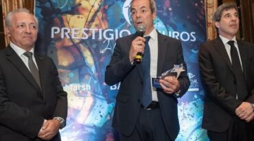 Gustavo Badosa (centro)