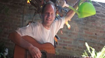 El nuevo disco de Pedro Guastavino invita a disfrutar de casi media hora de inmersión en el paisaje y en la cotidianeidad del andar por Bajada Grande.