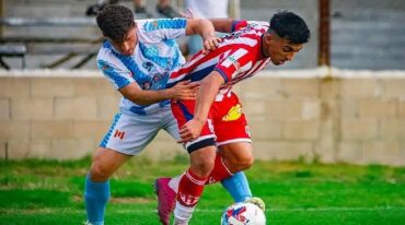 Belgrano quiere seguir en la senda del triunfo y Atlético Paraná recuperarse.