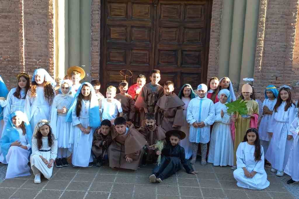 Este sábado se realizó la particular Murga de los Santos