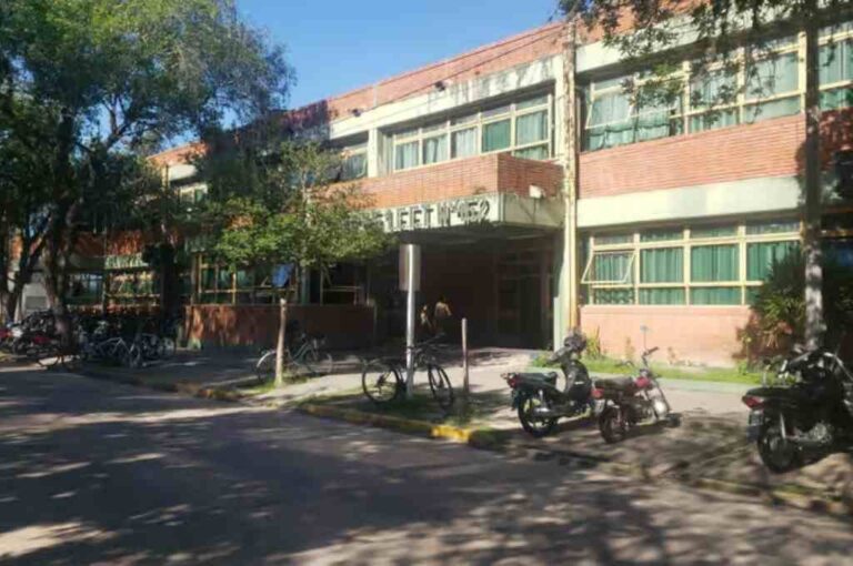 El profesor acusado es de la escuela 462. Gentileza.