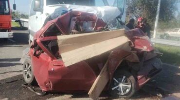 El conductor quedó atrapado en el interior del Fiat Palio. Gentileza.