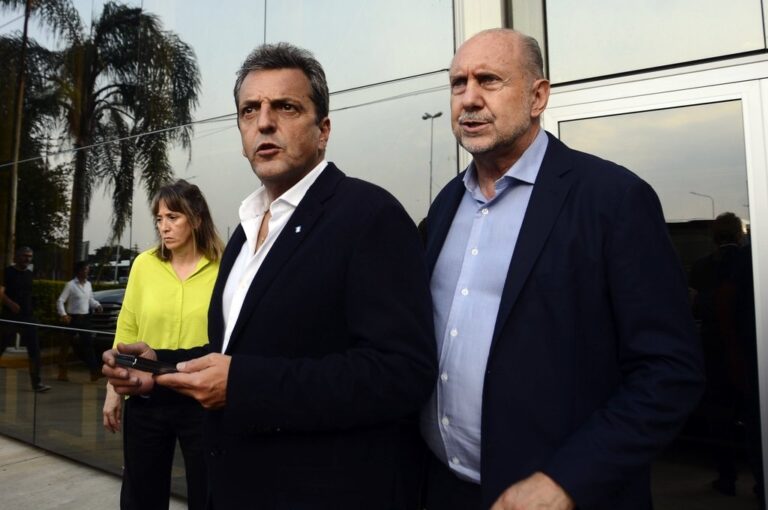 El candidato presidencial Sergio Massa hizo el anuncio en su visita a Sauce Viejo