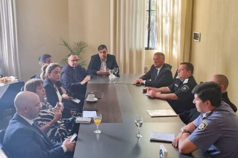 Estuvieron presentes en la reunión las autoridades del Instituto de Seguridad Pública (ISEP): su director