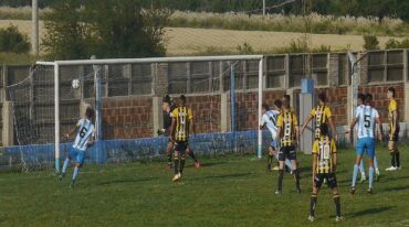 El cabezazo de Lautaro Robles ya se convirtió en el gol del empate de Belgrano. Marcelo Tortul