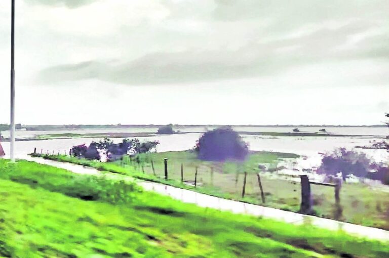 El agua rodea a Puerto Reconquista. Norte24