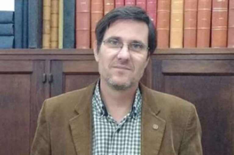 El próximo ministro desarrolló su carrera profesional en la UNR