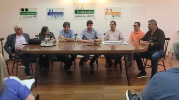 La reunión en CoSerCo encontró por primera vez a las partes. Gentileza: prensa Municipalidad de Coronda.