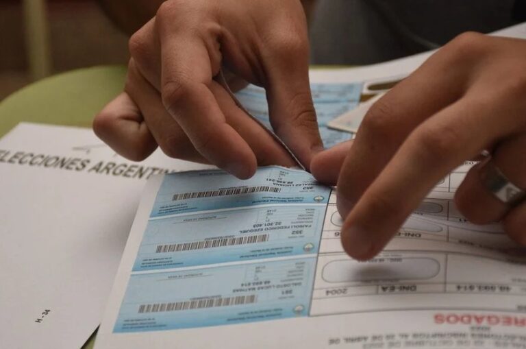 Igual padrón y mismo lugar de votación. De los comicios del domingo saldrá el nombre de la próxima fórmula presidencial.  Flavio Raina