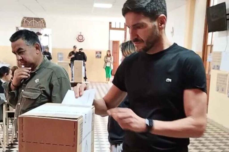 Pullaro emitió su voto en su localidad natal. Gentileza.