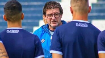 Alfredo Berti consiguió el primer ascenso a la A con Independiente Rivadavia y renunció a su cargo. Es el candidato principal a suceder a Gabriel Heinze. Archivo.