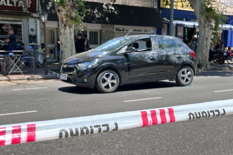 A la altura de Lavalle al 1700