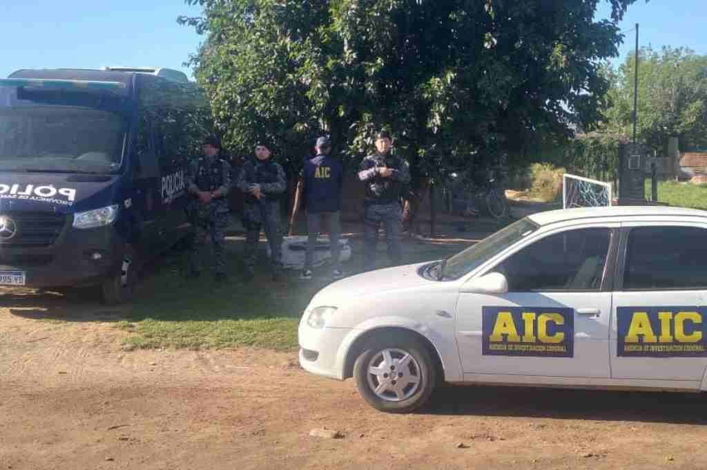 El delincuente fue detenido en una vivienda de calle Bermejo de la ciudad de Carcarañá. Gentileza.