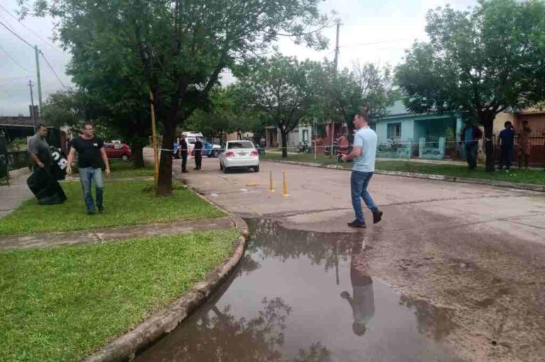 El pueblo entero está en shock por la muerte violenta de dos de sus vecinos. Gentileza: FM Vida 100.5.