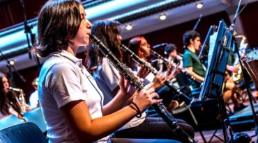 Donar un instrumento radica en el fomento del crecimiento de las orquestas infanto juveniles. Mun. de Rosario