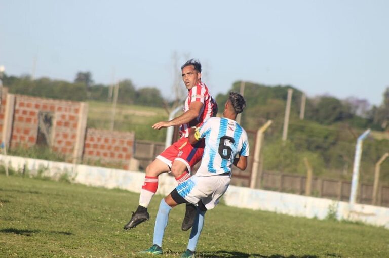 Paraná festejo de visitante en el clásico y se puso en carrera. Juan Manuel Fernández