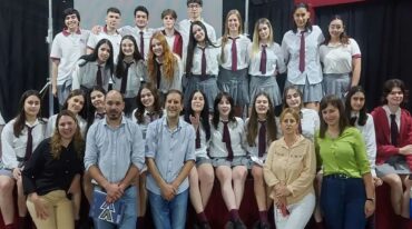 Alumnos y docentes del IMA