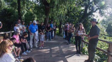 El Curupí se encuentra a solo 300 metros de la costa de la ciudad de Paraná.