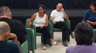 La intendenta Sánchez se reunión con parte de los -ahora- extrabajadores de De Laval. gentileza
