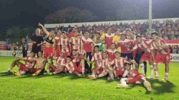 El plantel festejó en la cancha de Ben Hur. Gentileza: prensa Unión.