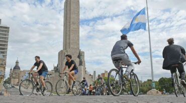 El objetivo es que aprendan a circular con confianza y responsabilidad en la ciudad. Se abordan temas relacionados con la circulación