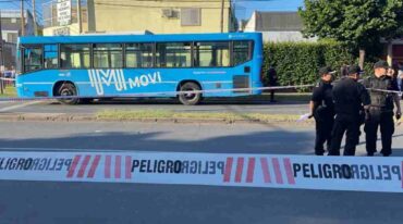 El chofer fue atacado a tiros en la zona de Eva Perón al 6300. Internet.