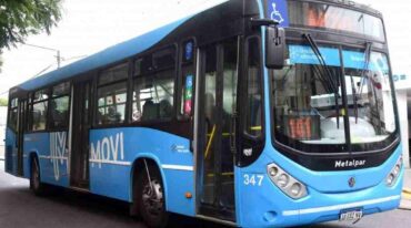 Los colectivos volvieron a circular a las 12 de la noche de este martes. Archivo.