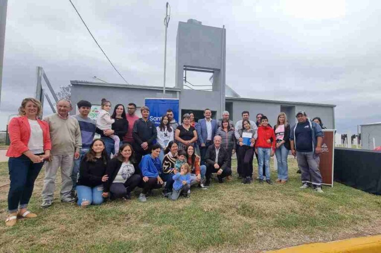 'Este tipo de obras mejoran la calidad de vida de cada vecino. Quiero felicitar a todas las familias adjudicatarias