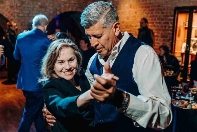 Cada jueves o viernes se suman músicas