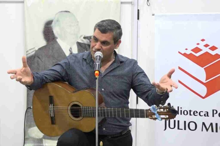 El homenaje se realizó en la biblioteca que lleva su nombre. Gentileza.
