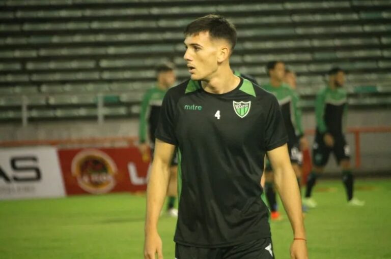Manuel Llano es uno de los futbolistas que quiere Walter Perazzo en Patronato.