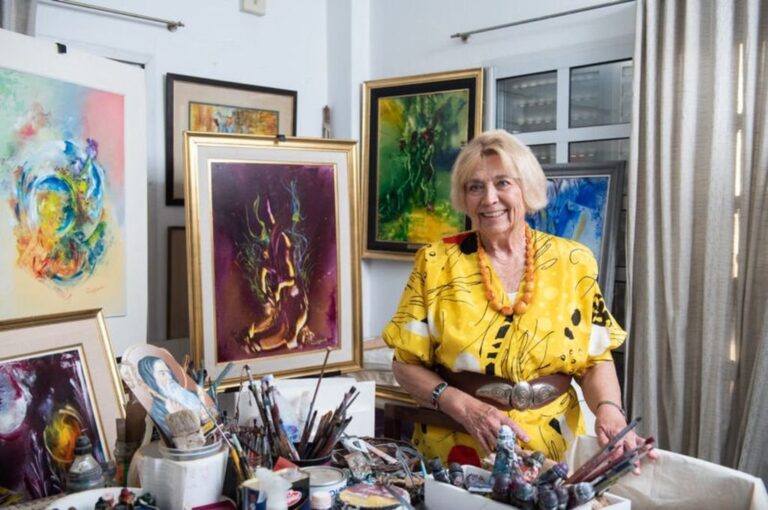 La artista local participó con sus obras de exposiciones en Brasil