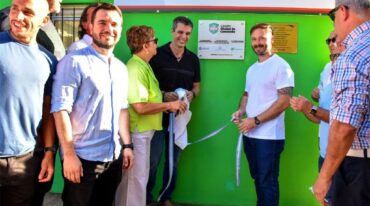 Cresto y Azcué cortaron las cintas para dejar inaugurada la obra. Belén Fedullo