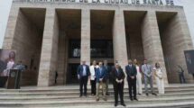El acto se desarrolló en la explanada del edificio de la municipalidad. Mauricio Garín.