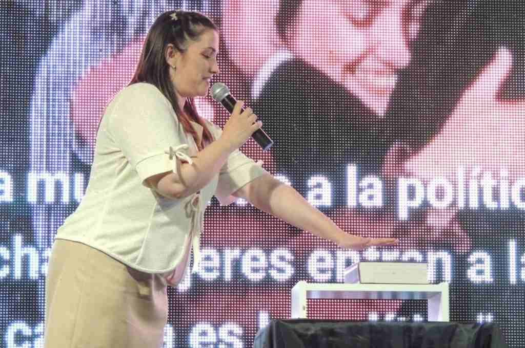 González juró como máxima mandataria local. Gentileza.
