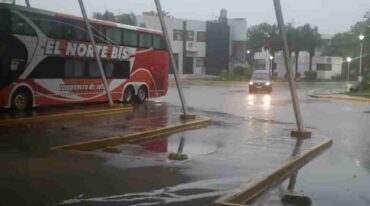 Cayó parte del techo de la terminal de ómnibus de Reconquista. Norte24.